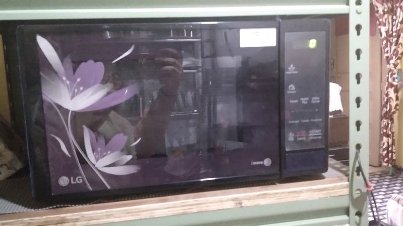 LG Solo Microwave Oven