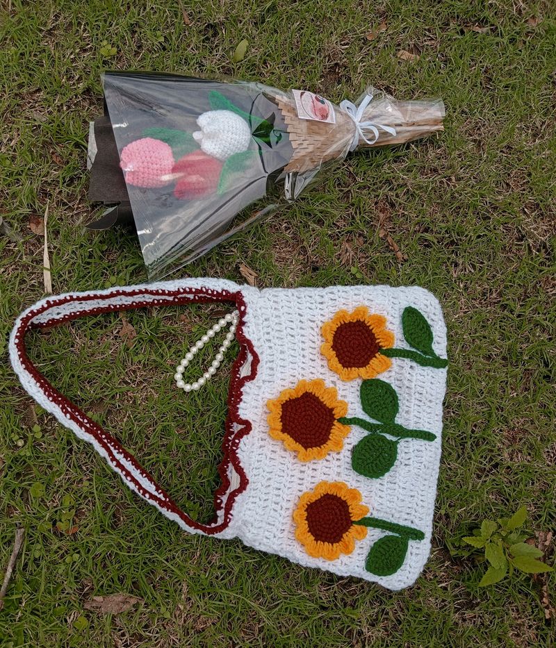 Comb Of Crochet Sunflower 🌻 Bag&Tulip Bouquet🌷