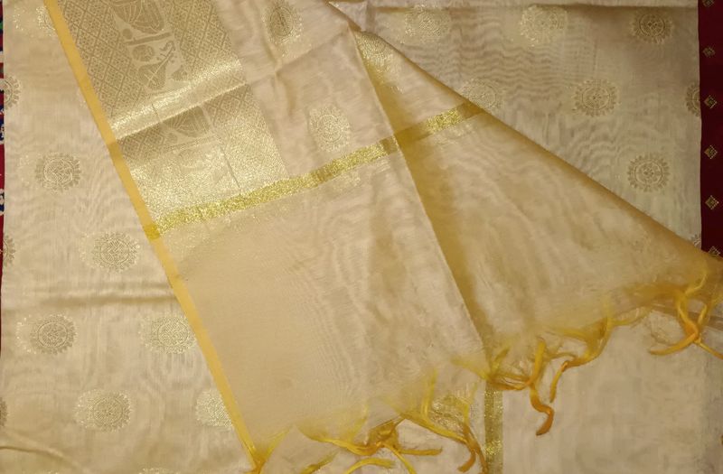 Golden Banarasi Dupatta with Intricate Zari Work