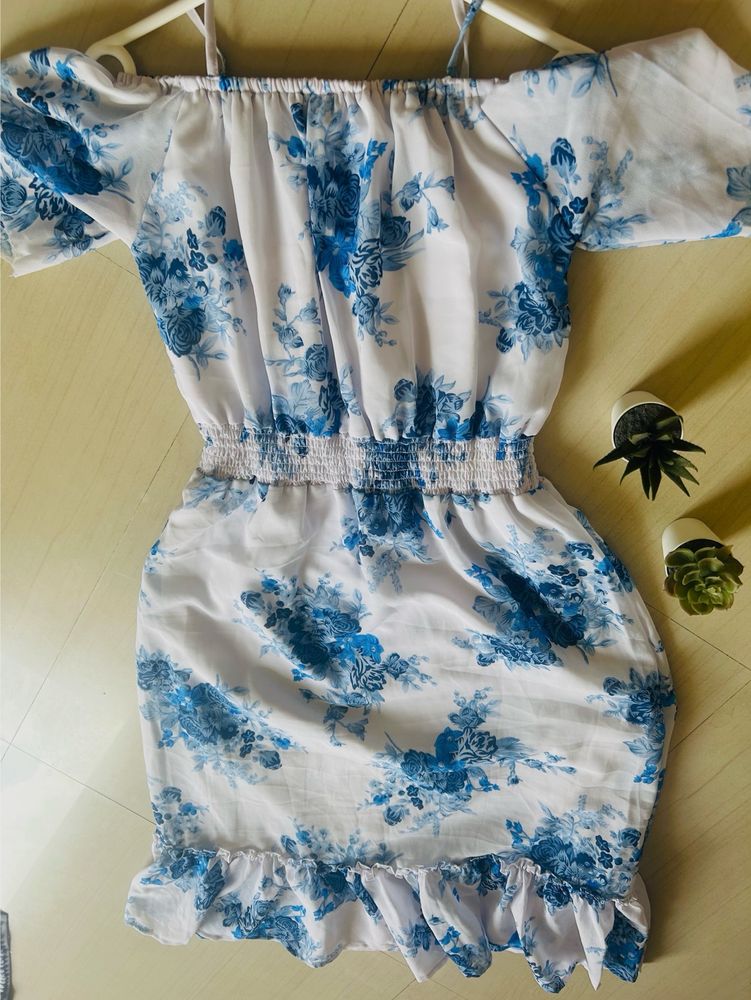 Beautiful Floral Beach Dress With Blue Flowers 🪻