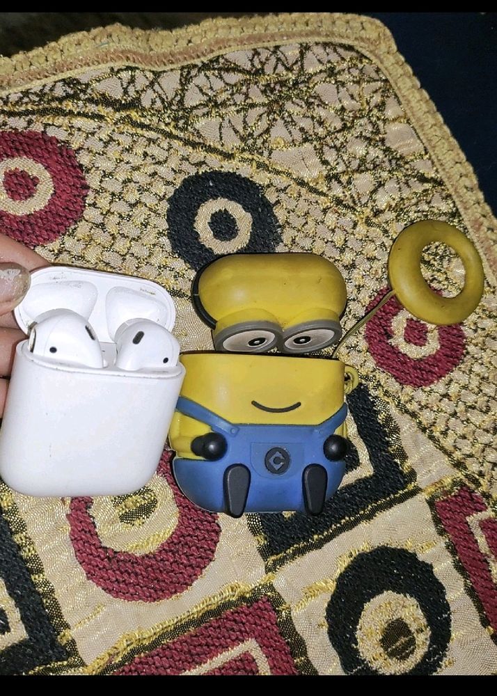 Original Apple Airpods 2nd gen with minions Case