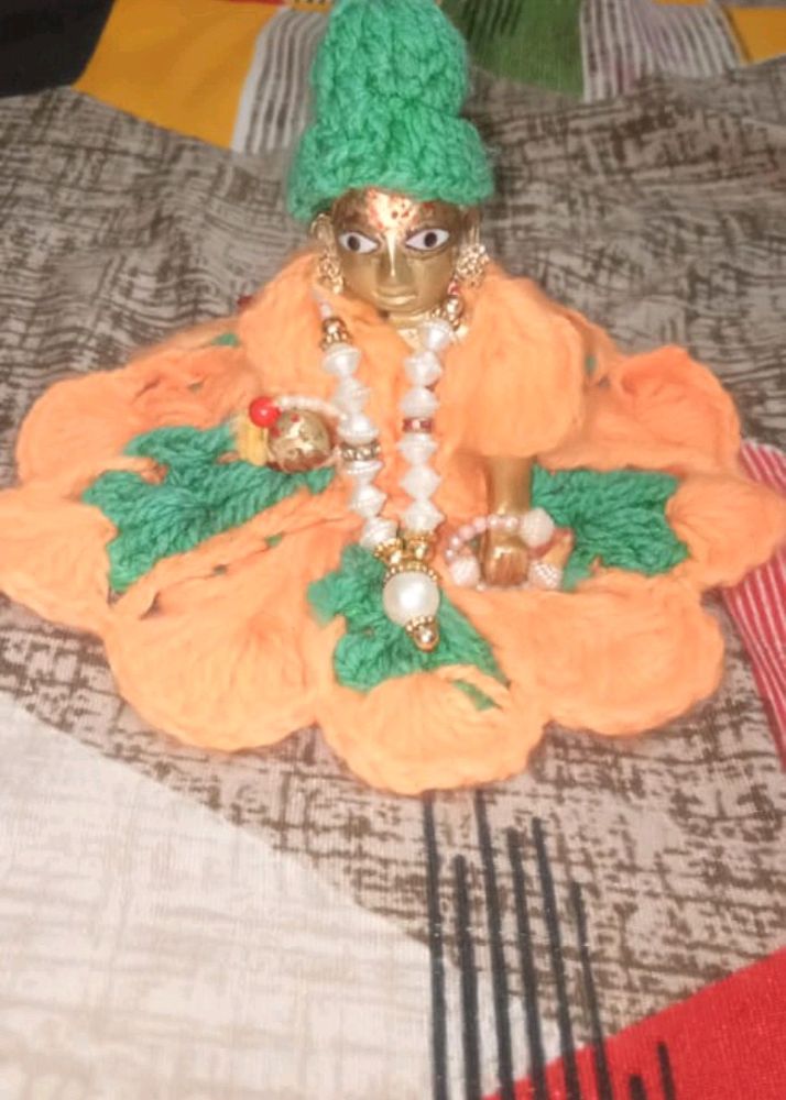 Krishna Ji Ke Garam Kapde