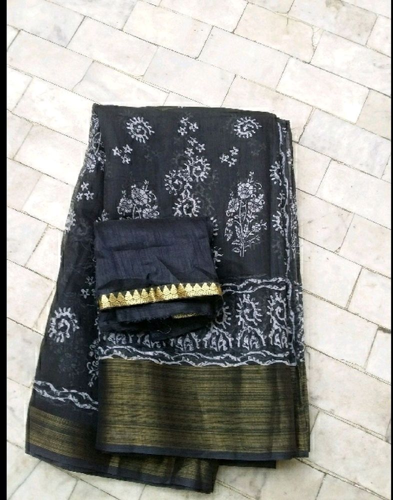 New Beautiful Saree With Blouse Pc