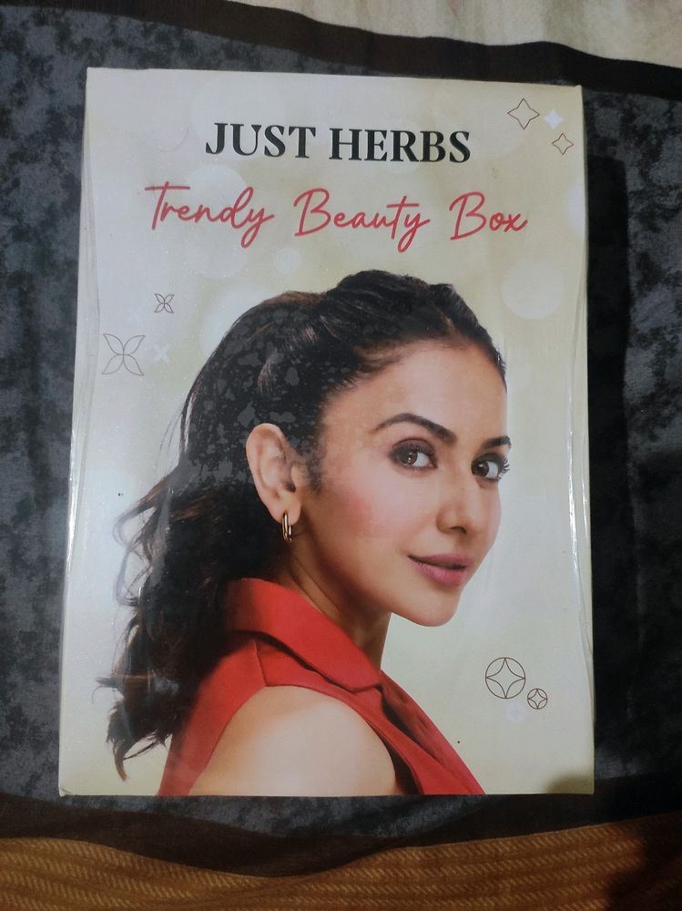 😍Just Herbs Trendy Beauty Box..😍