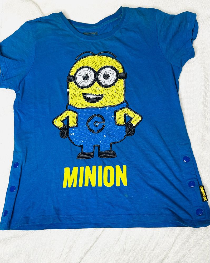 Cute minion T- Shirt.