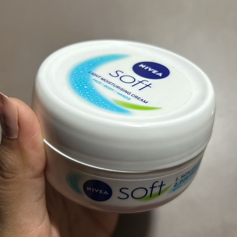 Nivea Soft Moisturising Cream