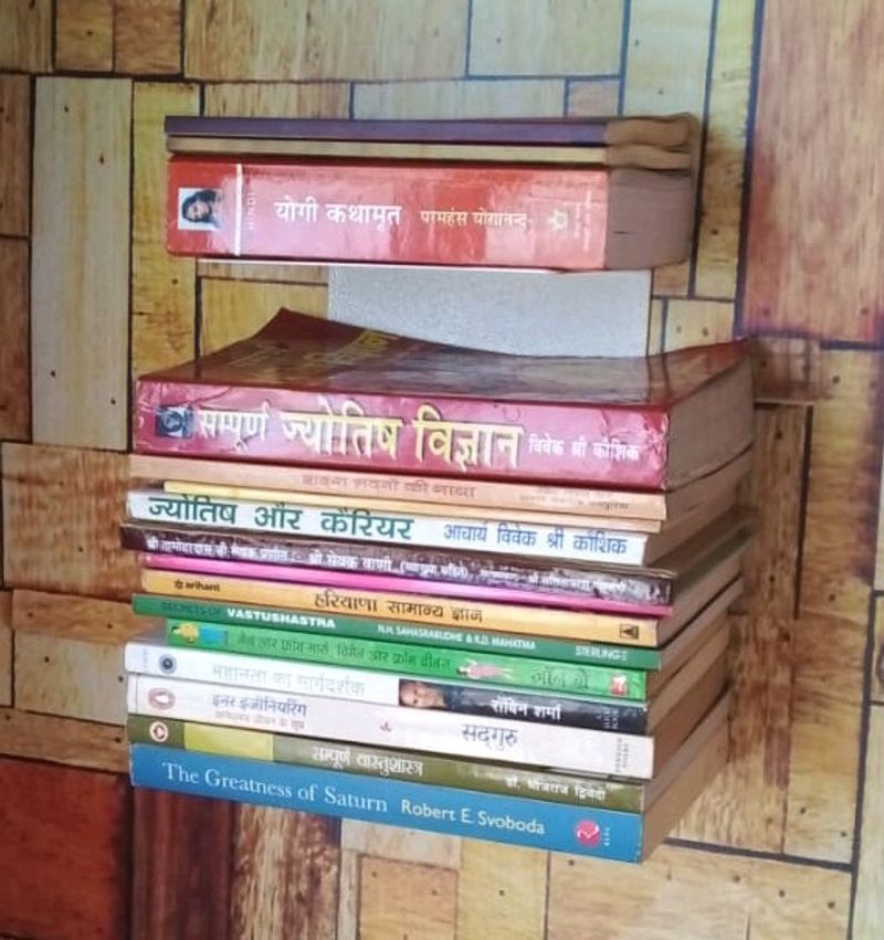 Wall shelf Book