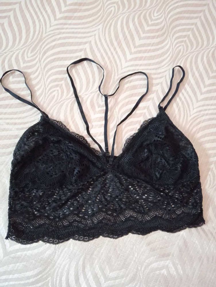 black bralette