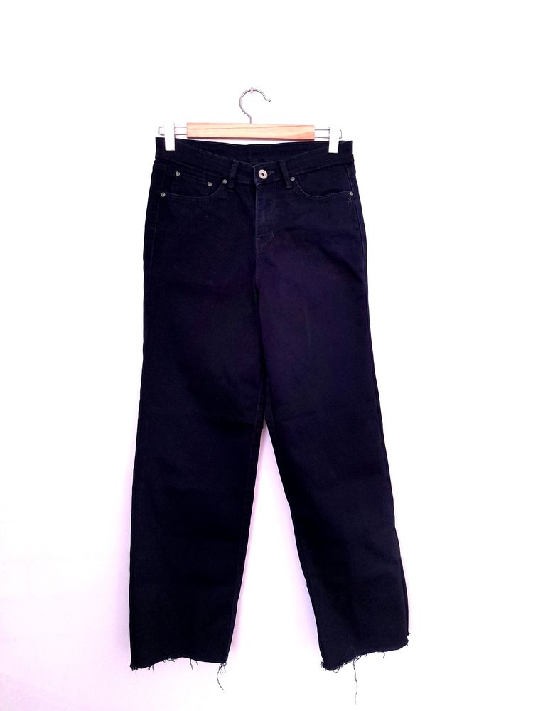 Casual Straight Cut Jean (Women)