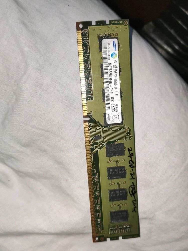 SAMSUNG 2GB RAM DDR 3