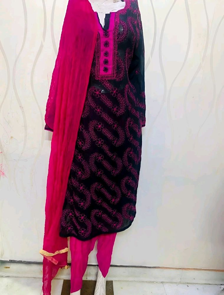 Lakhnavi Kurti