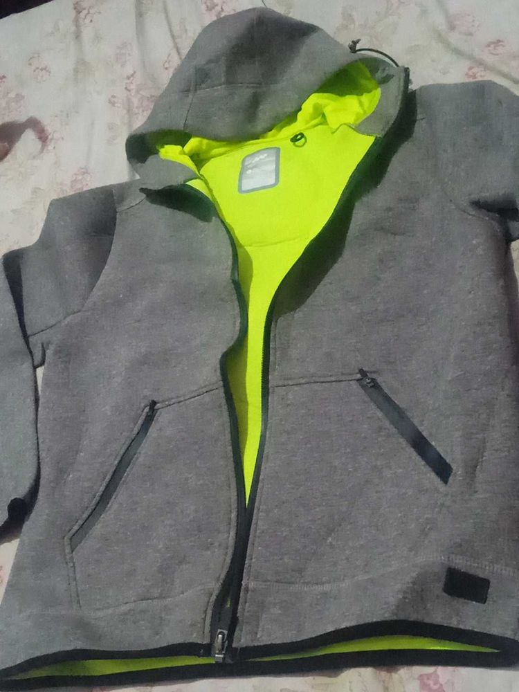 Branded Winter Coat Totally Unused ..