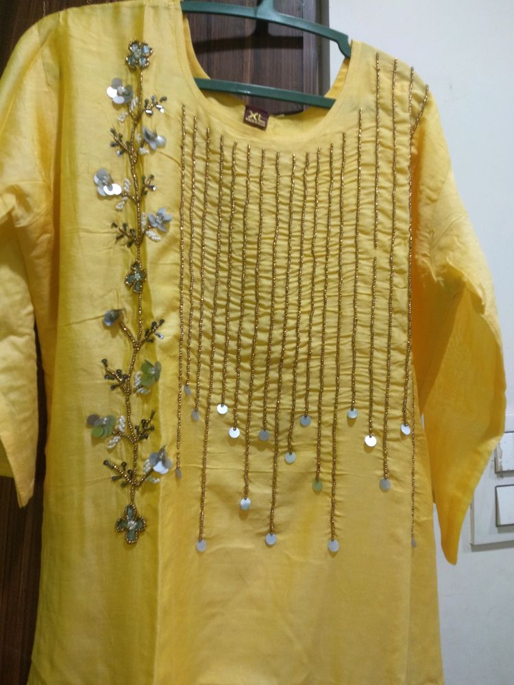 Yellow Kurtha Set With Grey Chunni Like Nw