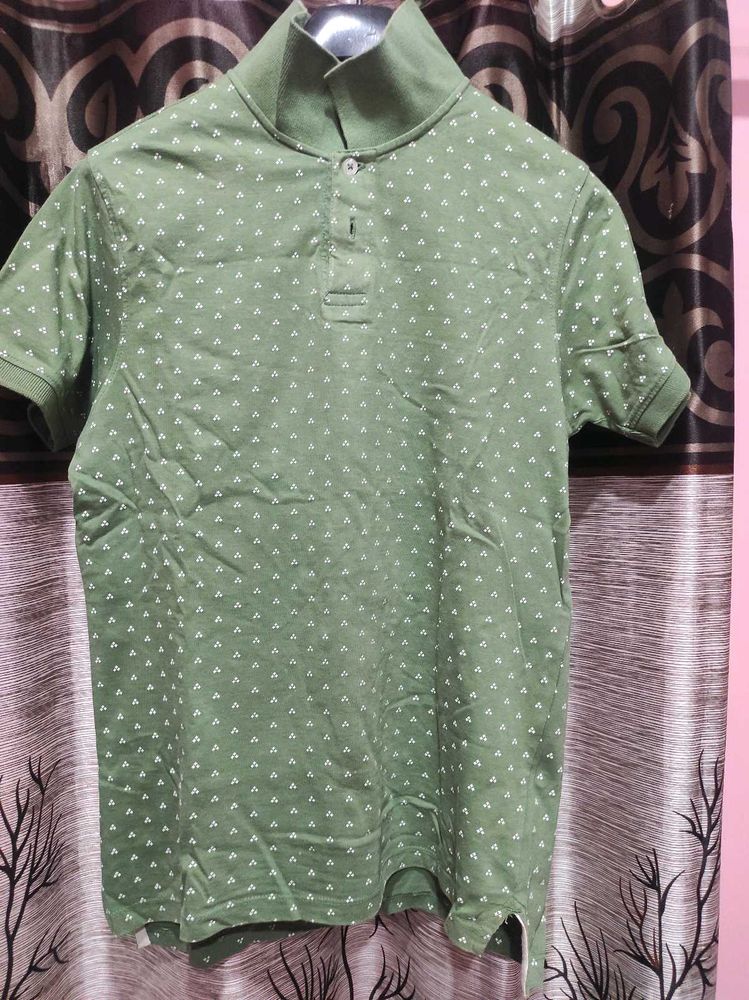 Green Sold Half Sleeve Polo Tshirt