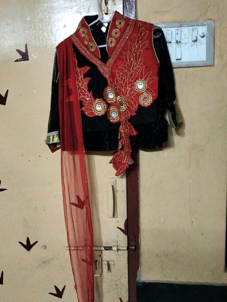 Top With Attached Dupatta