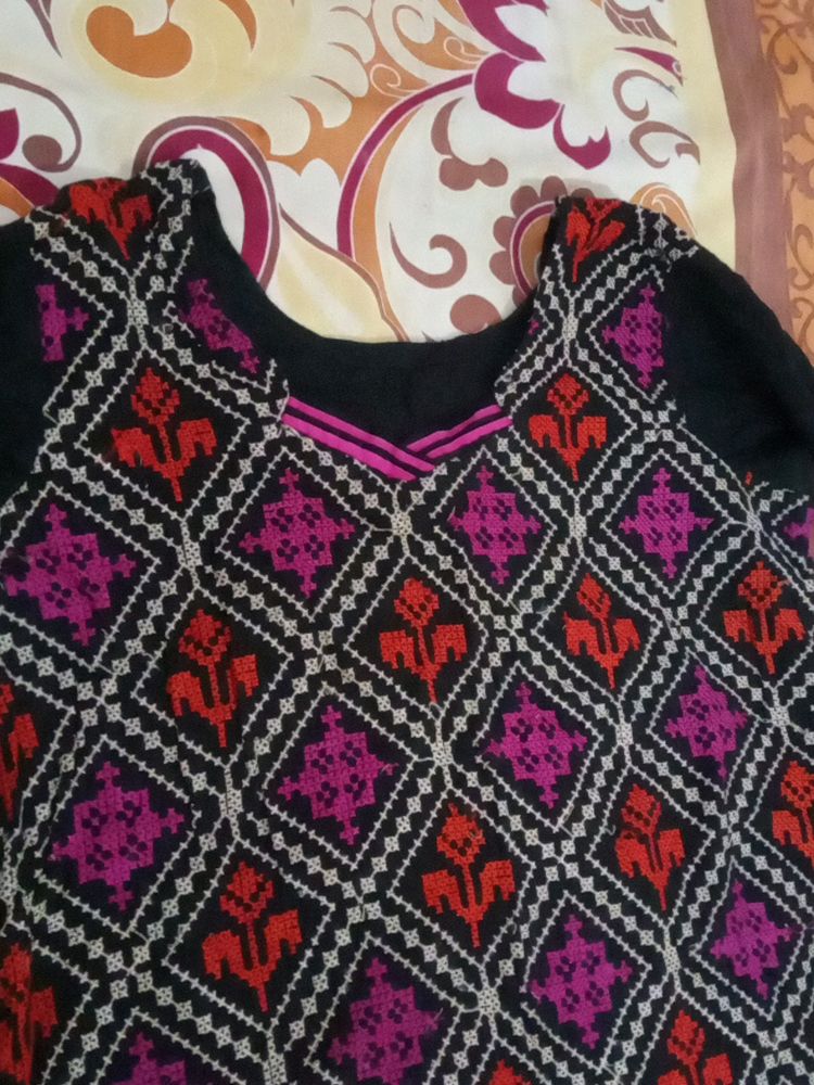 Black Multi Colour Embroidered Kurta