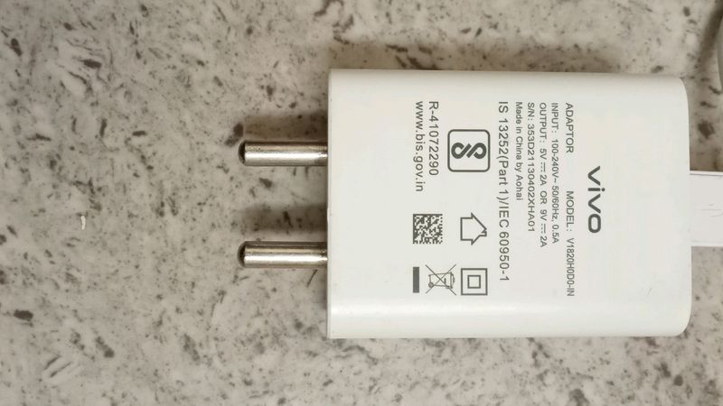 VIVO MOBILE CHARGER NEW AND ORIGINAL