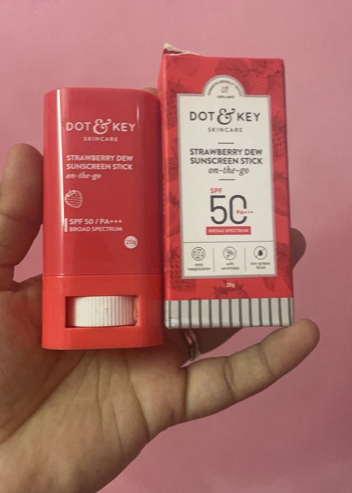 Dot & Key Strawberry Dew Spf 50 Sunscreen Stick On