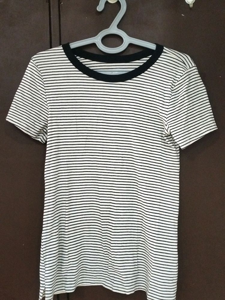 Black And White Stripes Tshirt