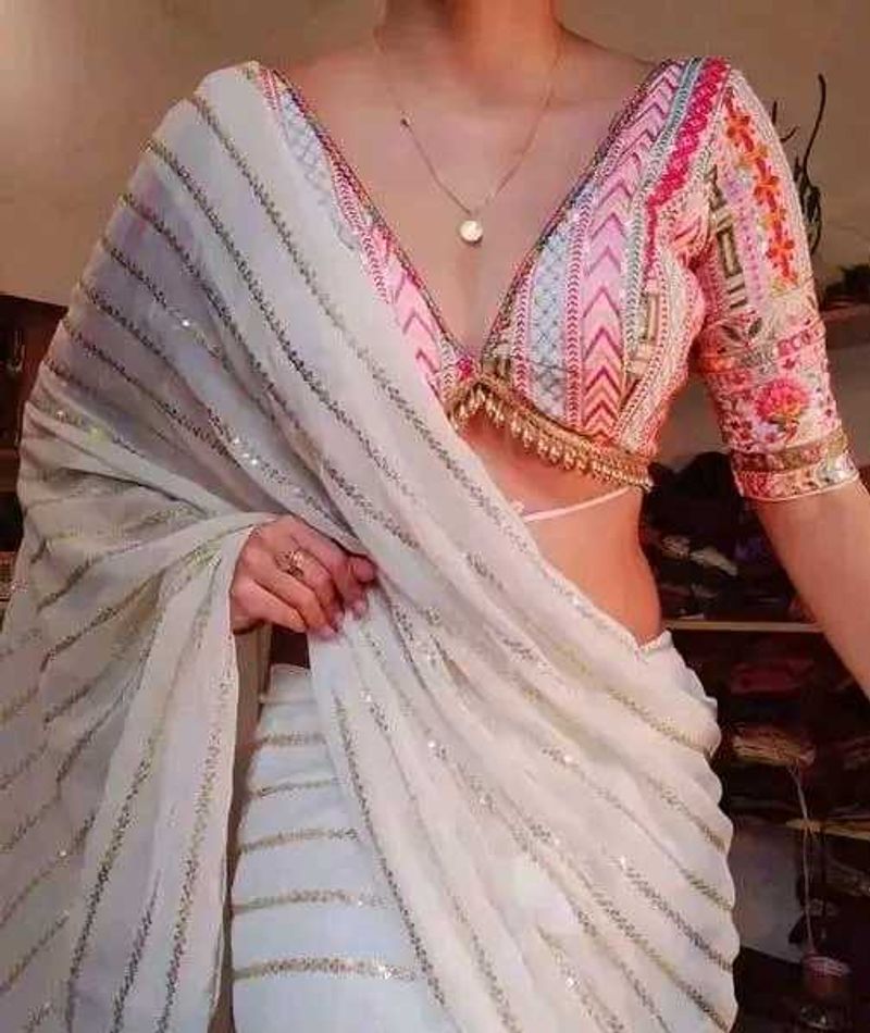 Party Wear White Colour Saree With Blouse Piece