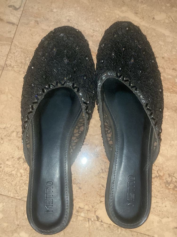 Elegant Black Lace Flats - Barely Worn, Perfect fo