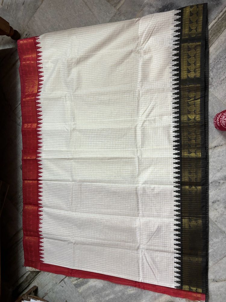 Cotton Saree With Ganga Jamuna Border