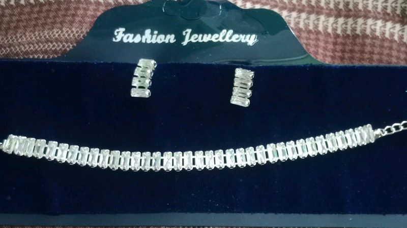 Kids Necklace Very Good Condition.