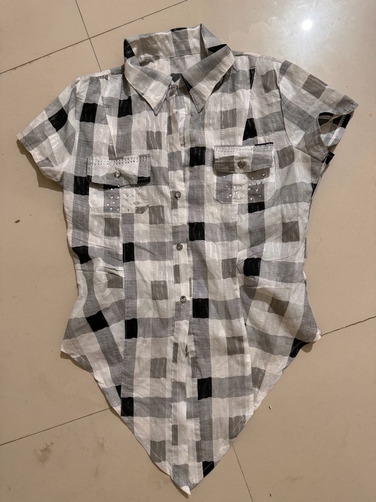 Shirt With Lower Knot