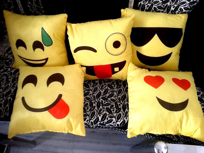 Cute Emoji Cushion Set Of 5 Pc 14*14 Inch