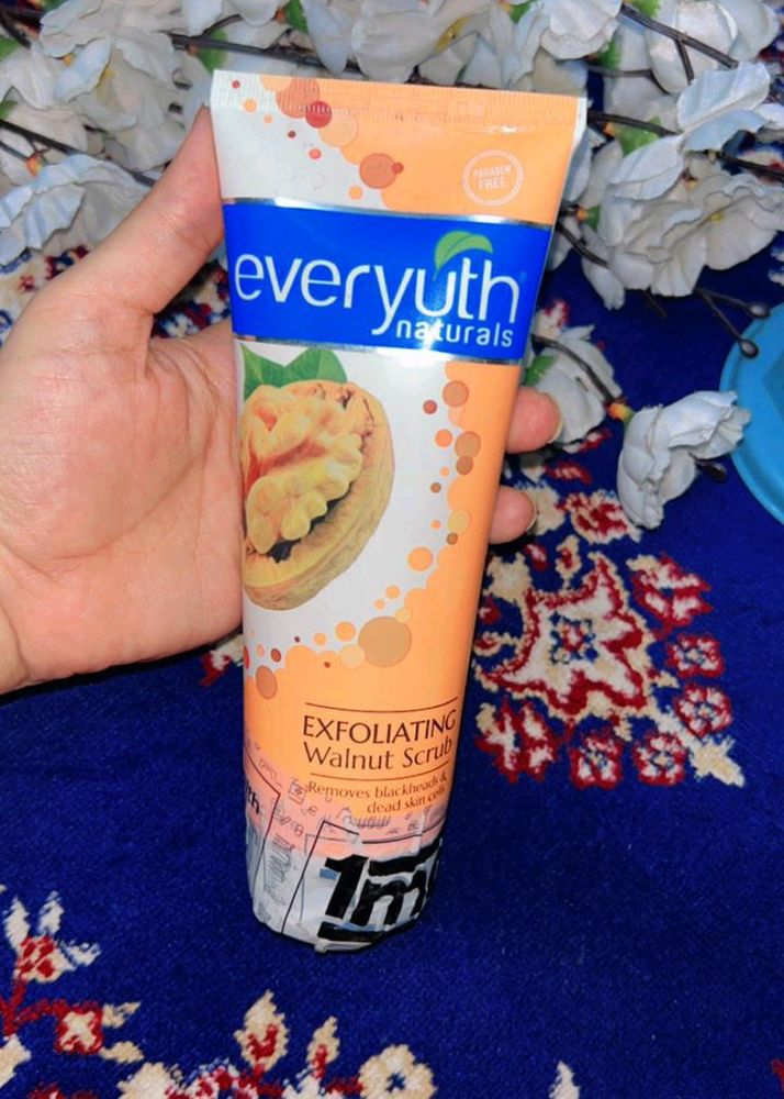 Everyuth Face Scrub