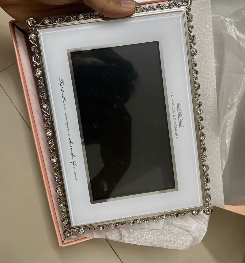 Digital Photo frame - New !