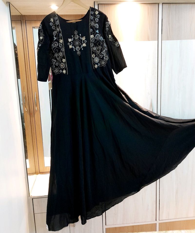 Embroidery Cut Sleeve Gown