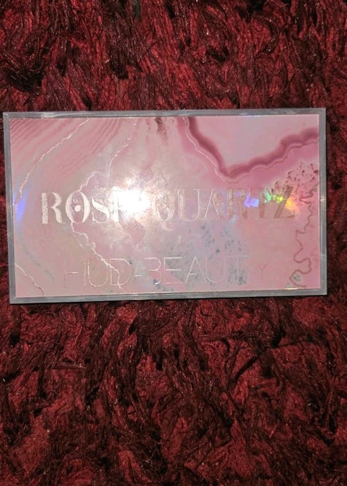 Huda Beauty Rose Quartz Eyeshadow palette