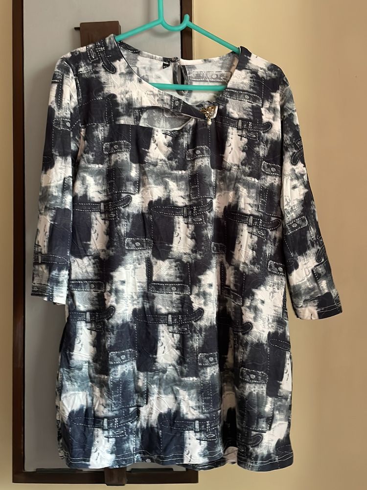 Abstract Print Top