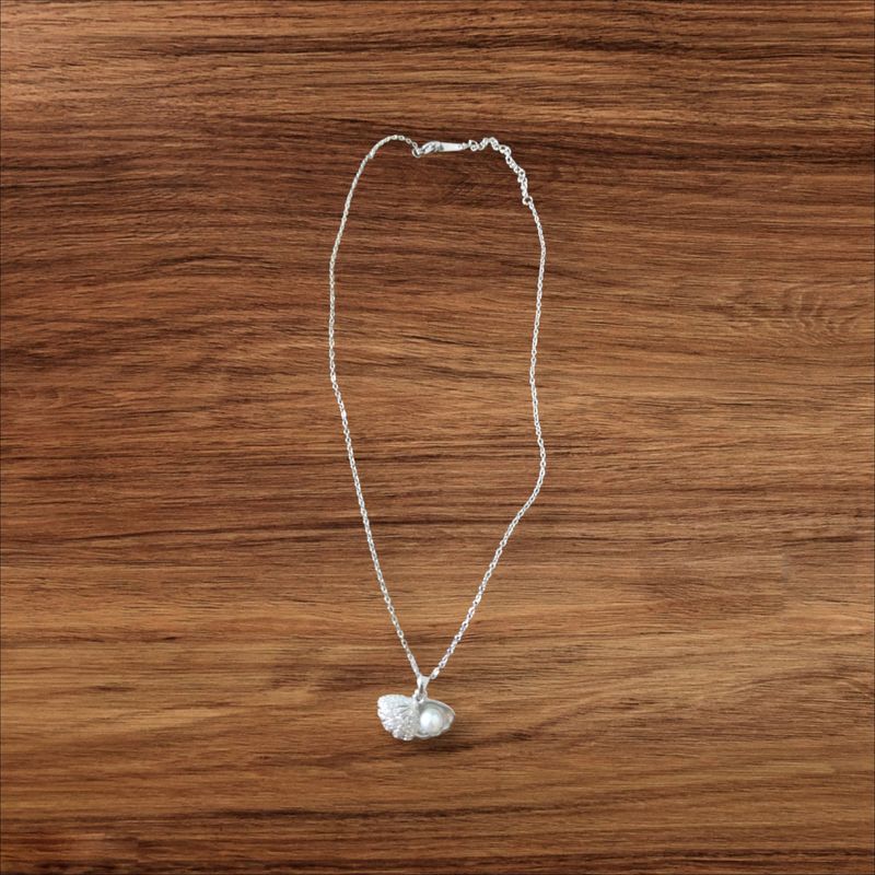 Silver Plated Pearl Stone Chain.