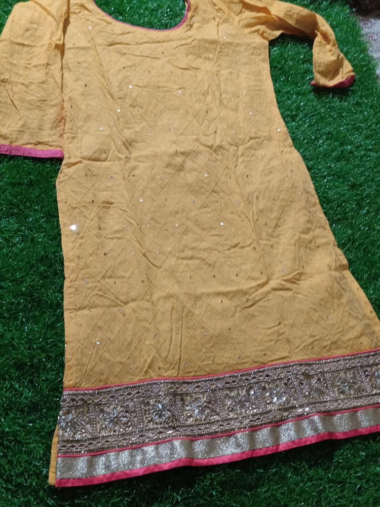 Kurta Salwar Dupatta.