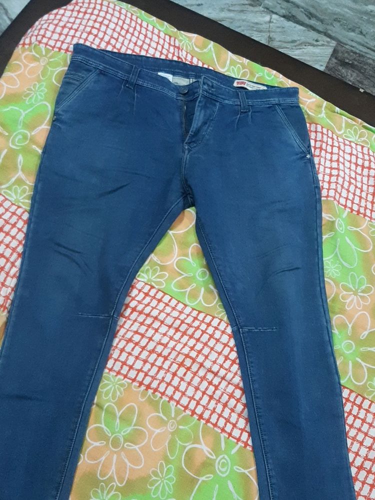 Import Levis Jeans