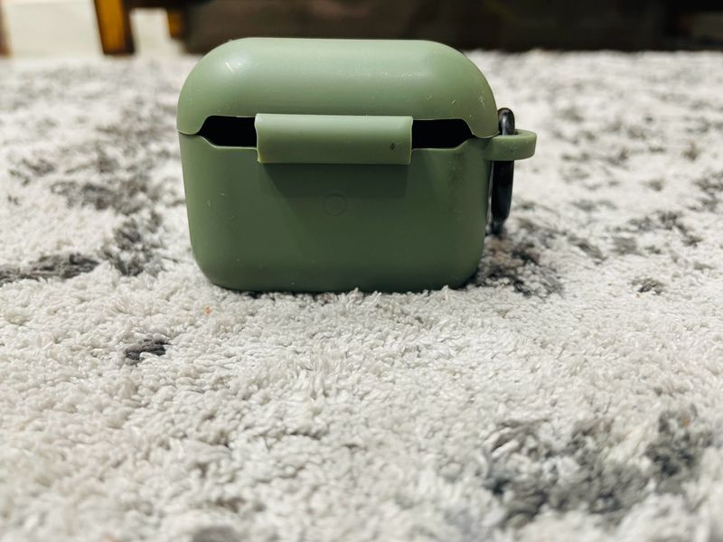 GRIPP Silicon AirPods Case with Hook & Strap Green