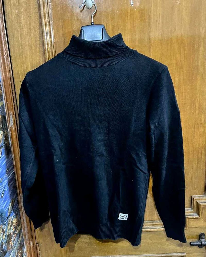 BLACK HIGH NECK SWEATER