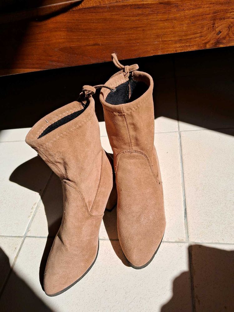 Brown Ankle Length Boots