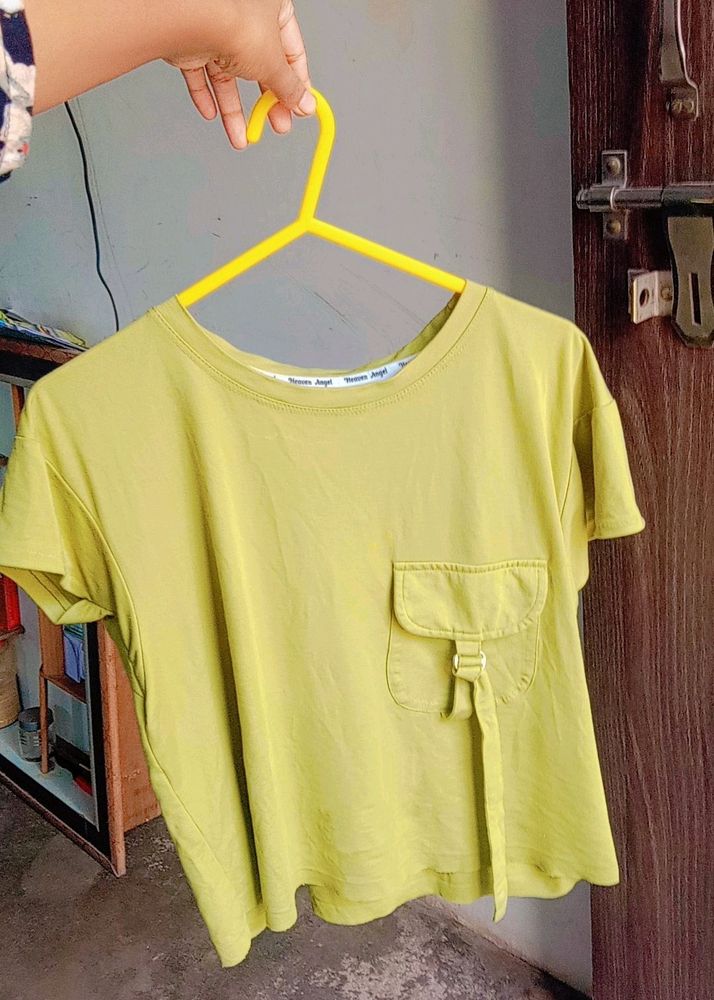 Limegreen Crop Top with pocket