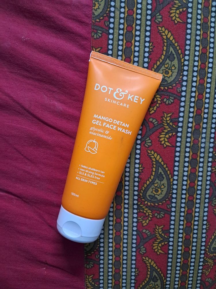 Dot and Key Mango Detan Gel Face Wash