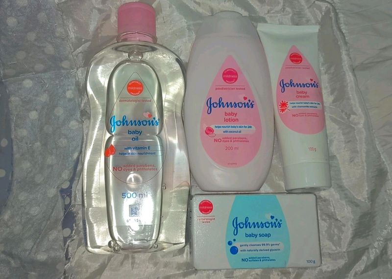 Johnson's Baby Skin Care And Bath Combo