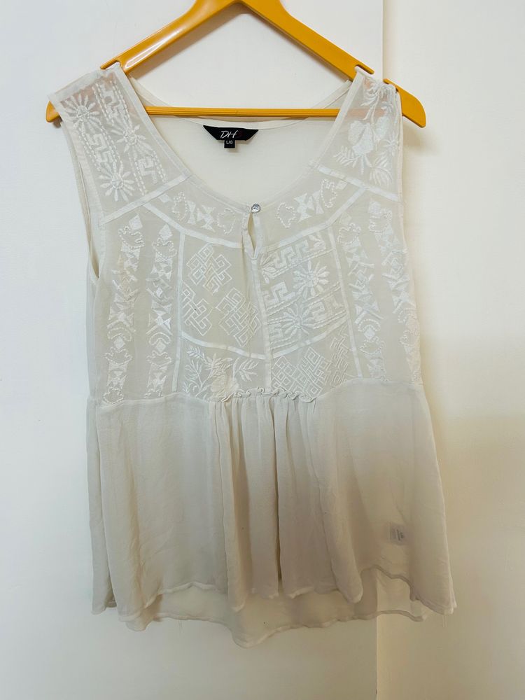 White Smart Top In Georgette XL