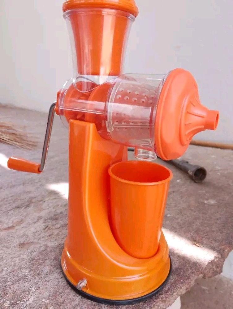 Manual Hand Fruit Juicer with Steel Handle