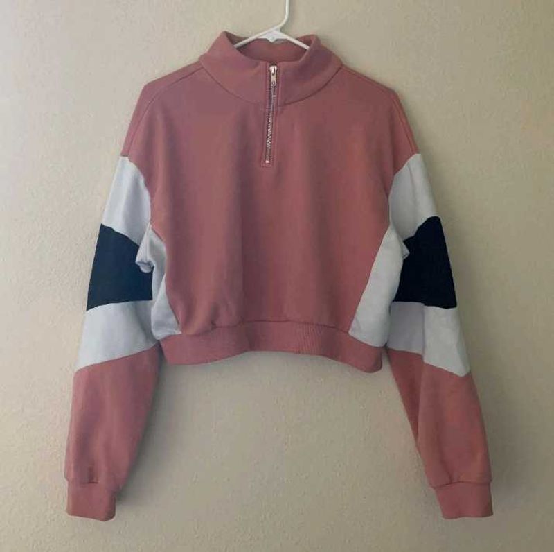 H&M  Super Soft Cropped Sweatshirt