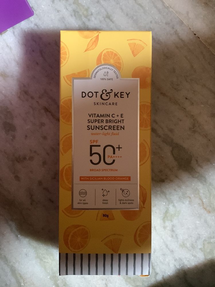 Dot & key Vitamin C+ E SUPER BRIGHT SUNSCREEN