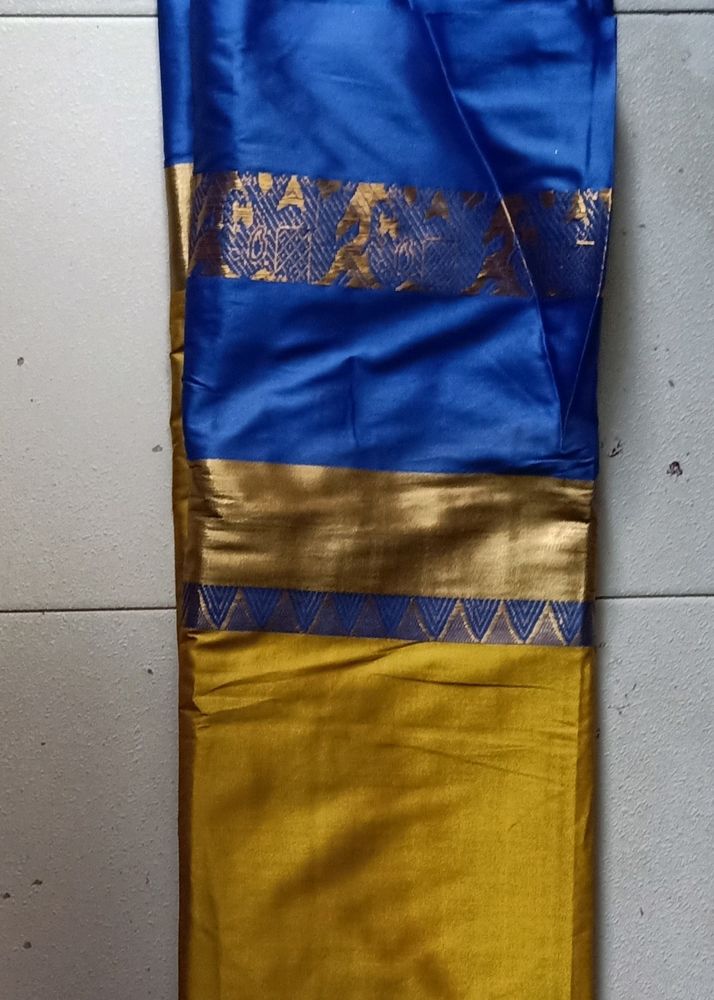 This is a Banarsi Saree Discounted Price 🥵😍