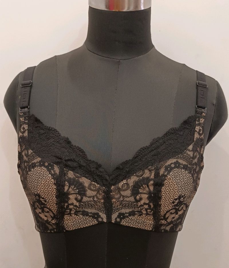 Lace And Fabric Underwired Bra..34C