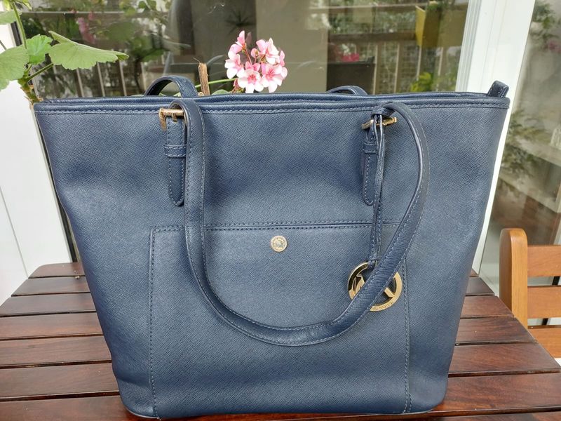 Authentic Micheal Kors Saffiano Large Tote